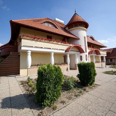 Отель Kehida Hertelendy Haz Кехидакустани Экстерьер фото
